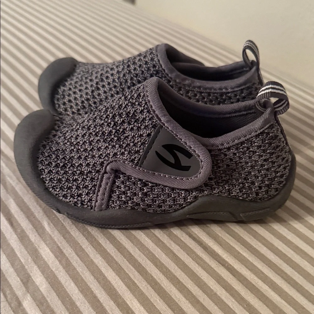 Hobibear Kids' Gray Slip-On Water Shoes